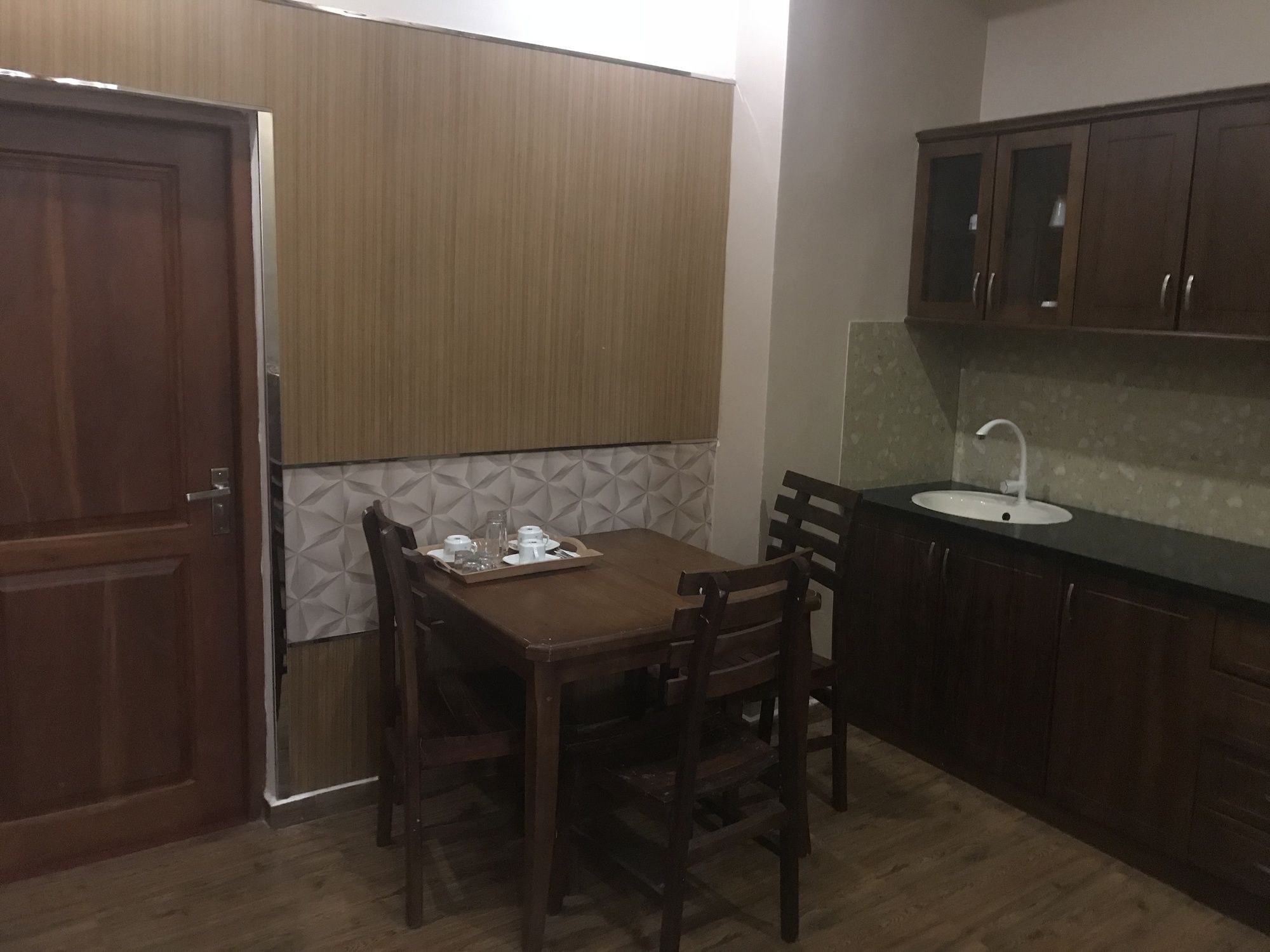 Отель Oyo 112 Al Manaal Residency Коломбо Экстерьер фото