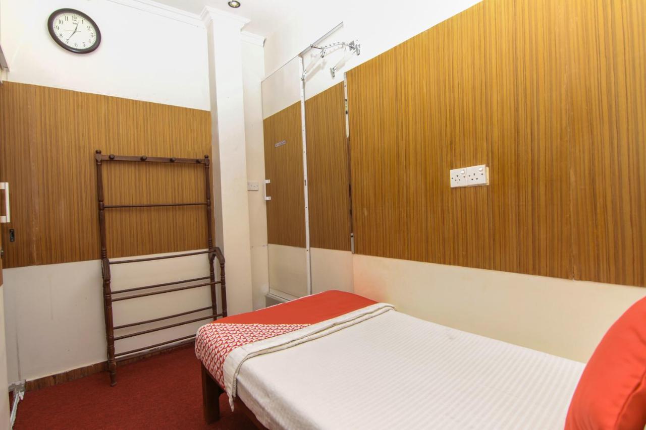 Отель Oyo 112 Al Manaal Residency Коломбо Экстерьер фото